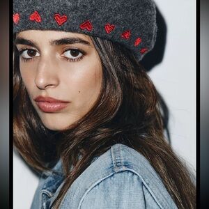 100% WOOL HEART BERET